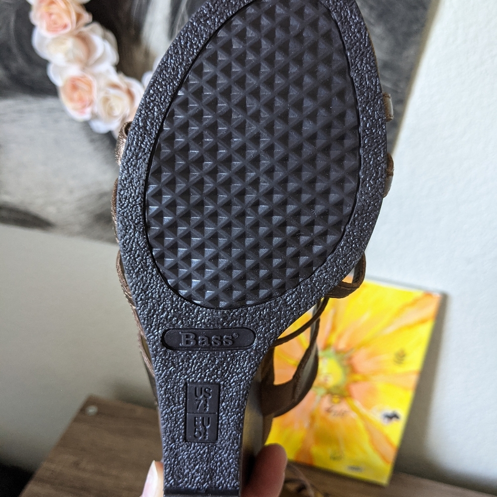 G.H. Bass Wedge Sandals 7.5 - Picture 5 of 14